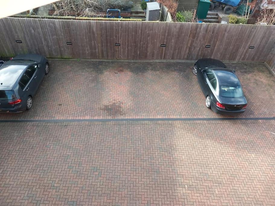 Roomy Penthouse 2 Double Bed Apartment - Spacious - Central Beeston - Free Secure Parking - 诺丁汉 外观 照片